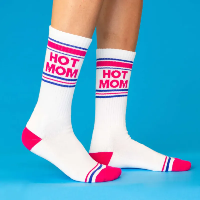 HOT MOM